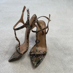 Anne‎ Michelle Multi-Color Strappy Heels
Size 9 ~ Special Occasion
